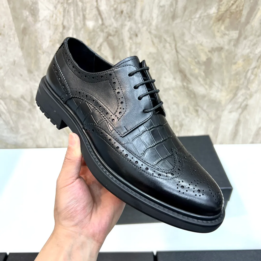 Original order quality: P580 Brand: PRADA (Prada) Standard code: Men's size 38/44 (45 can be customized) Grade: Same style as the official website High-quality men's shoes Material: Original cowhide Water-dyed cowhide lining Rubber outsole Style categories: Men's fashionable formal leather shoes Slip-on men's shoes series Young fashion European and American trends British style Top luxury Color: Actual picture
